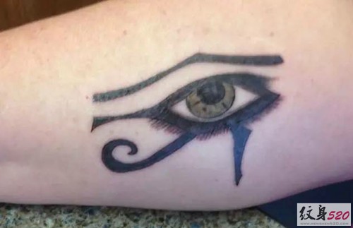 神秘的荷鲁斯之眼纹身
