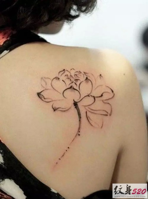圣洁的莲花纹身图案