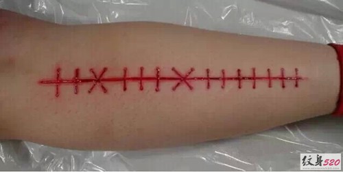 另类的艺术  肉雕纹身作品