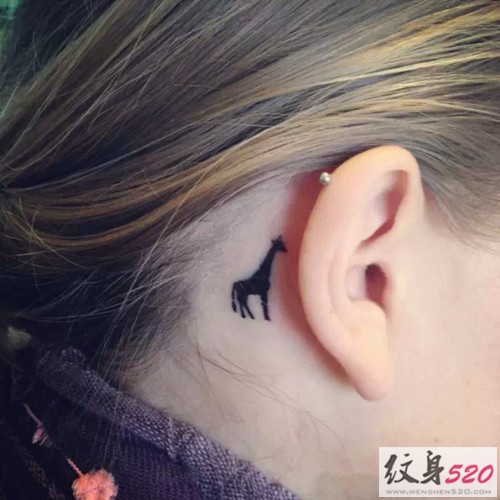 男女生耳后小图案纹身