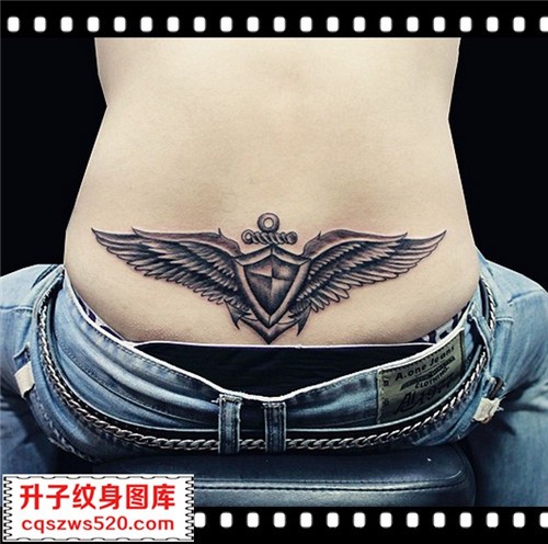 腰部翅膀纹身，重庆刺青店，重庆专业纹身，洗纹身