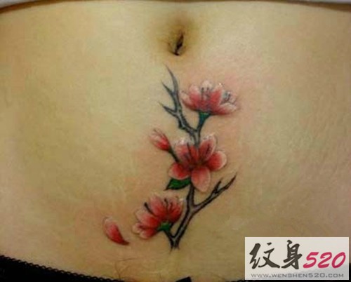 粉嫩唯美的桃花纹身图案