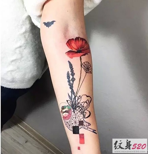 美美的小清新花卉纹身