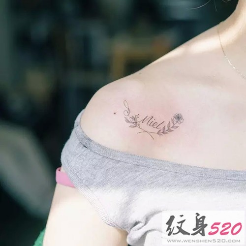 时尚简约的肩部小清新纹身