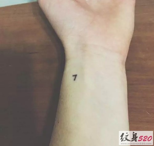 不如纹个小小的小清新纹身吧
