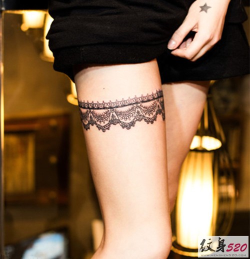 女生腿部大腿性感蕾丝纹身