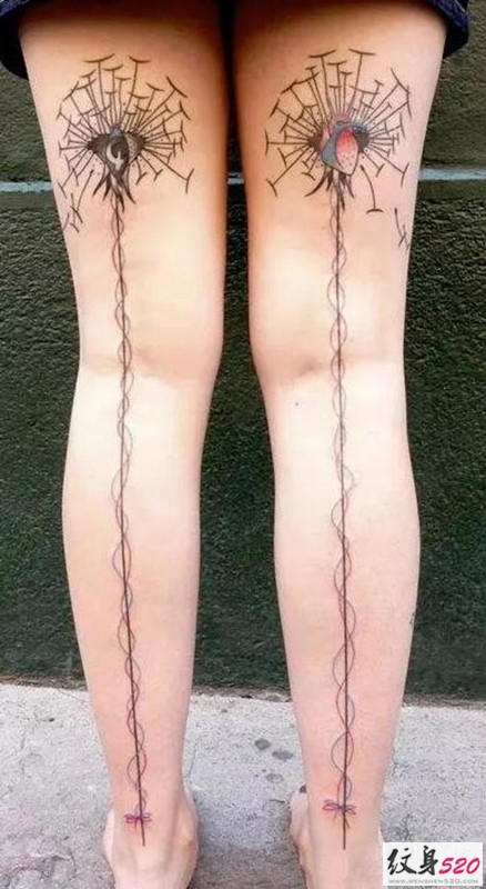 女生超性感的后腿部延伸长线条纹身