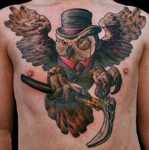 男士胸前潮流时尚的猫头鹰纹身