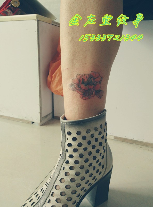 脚踝上的玫瑰纹身 安阳水冶纹身金左堂纹身 盖疤痕 修改纹身