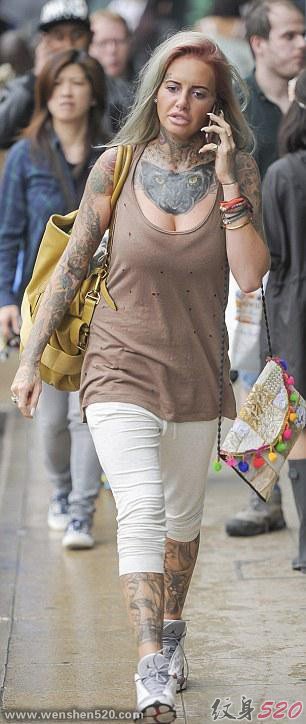 28岁真人秀明星Jemma Lucy露西最新的豹头纹身