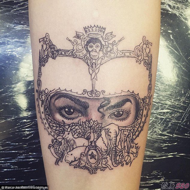已故巨星迈克尔·杰克逊女儿Paris Jackson的纹身