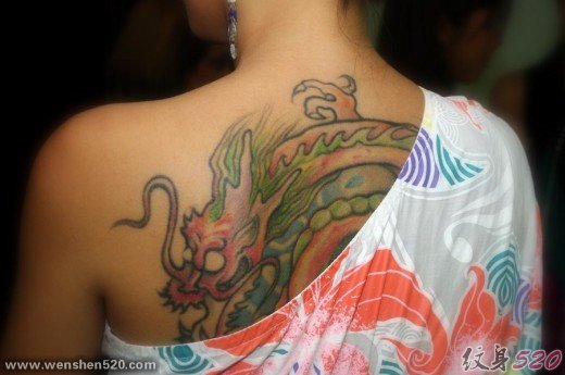 代表力量勇气权力的龙纹身