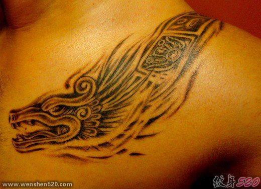 代表力量勇气权力的龙纹身