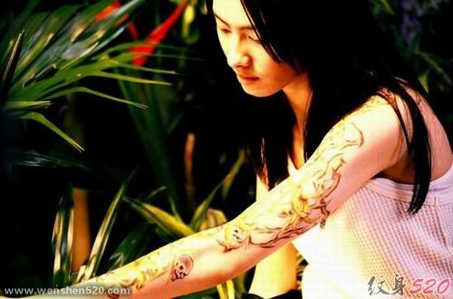 《刺青》电影里杨丞琳纹身,梁洛施纹身