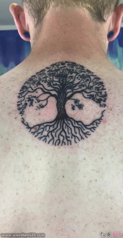 宇宙树纹身覆盖十字架纹身