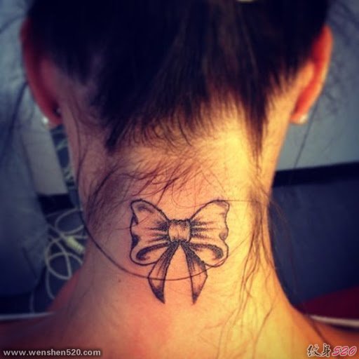 女孩的各种蝴蝶结纹身图案