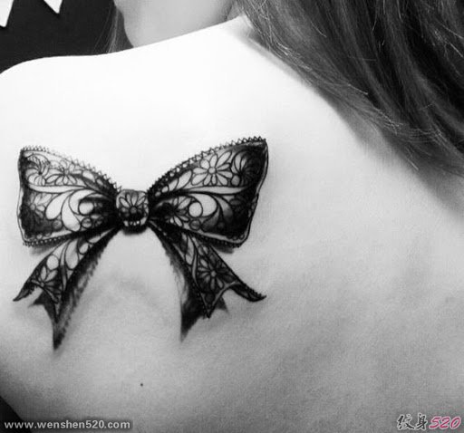 女孩的各种蝴蝶结纹身图案