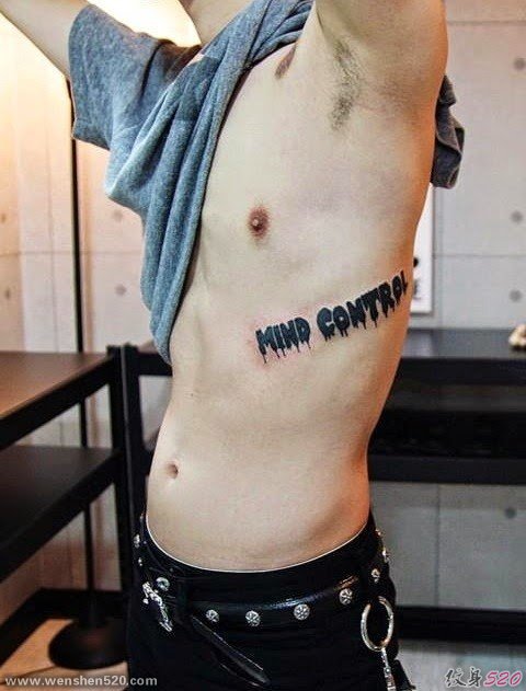 一起看韩星权志龙身上的多处纹身图案