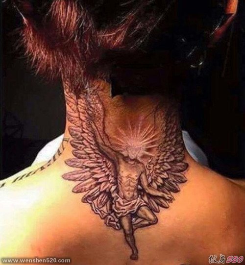 一起看韩星权志龙身上的多处纹身图案