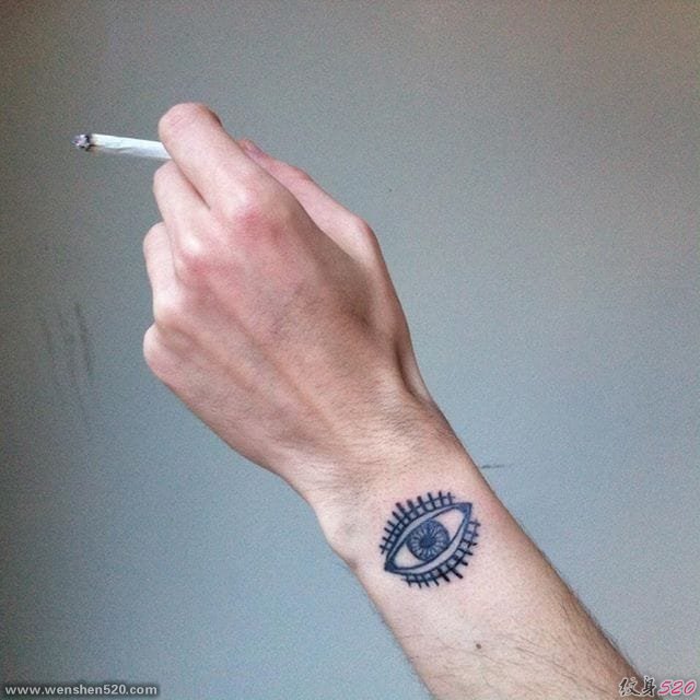 简单的纹身线条图案