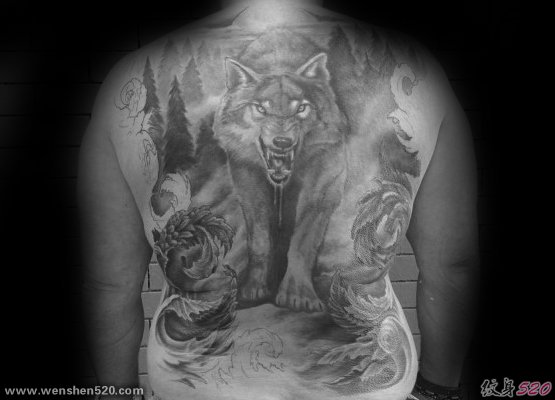 32款男性超酷的满背狼纹身图案