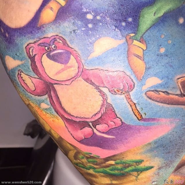 迪士尼玩具总动员草莓熊图案纹身