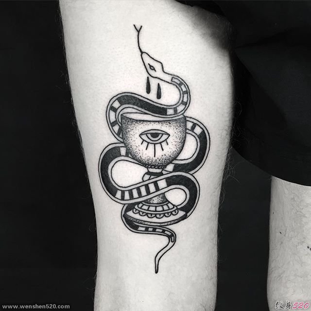 黑色点刺纹身图案作品来自罗素