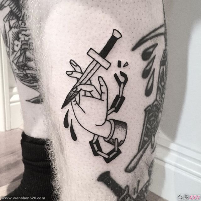 黑色点刺纹身图案作品来自罗素