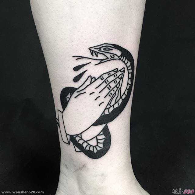 黑色点刺纹身图案作品来自罗素