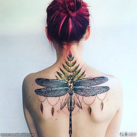 多款女性蜻蜓纹身图案