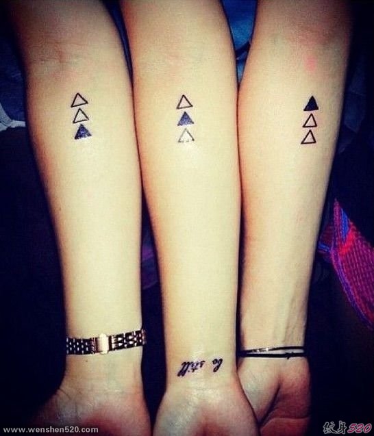 好友情侣恋人之间一致的可爱纹身图案