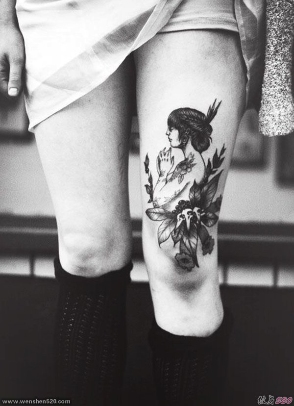 女性漂亮的大腿纹身图片