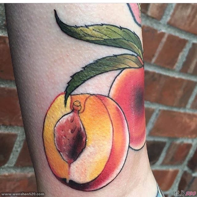22款各式各样的桃子图案纹身