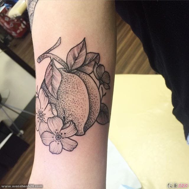 22款各式各样的桃子图案纹身