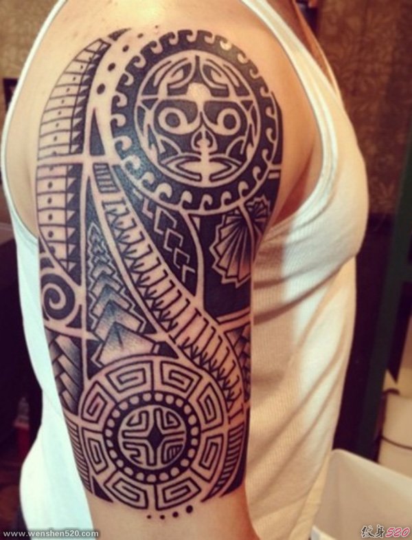 男性手大臂膀霸气的部落图腾纹身图案