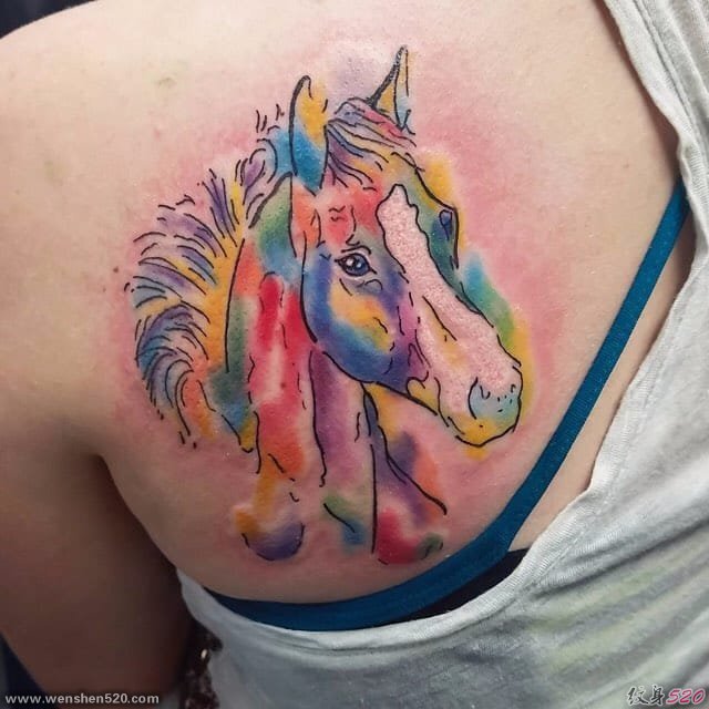 10款帅气的水彩马图案纹身图片