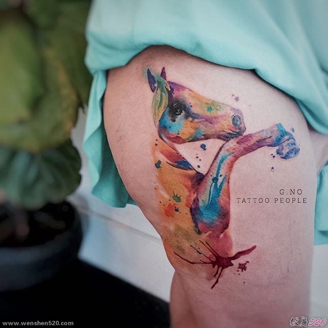 10款帅气的水彩马图案纹身图片