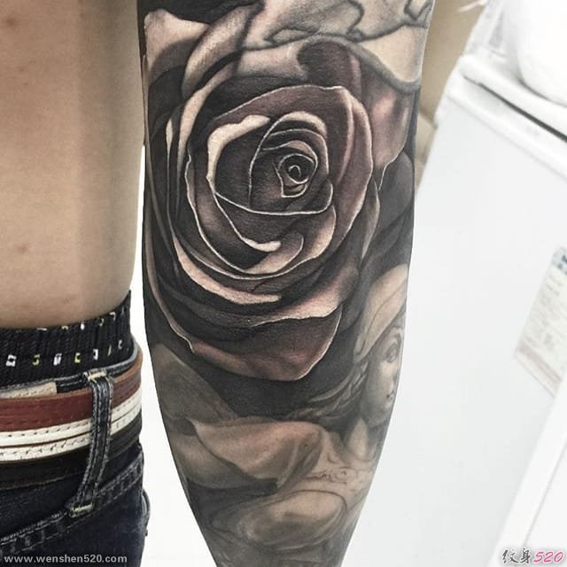 迷人的黑灰色纹身图案来自杰克林