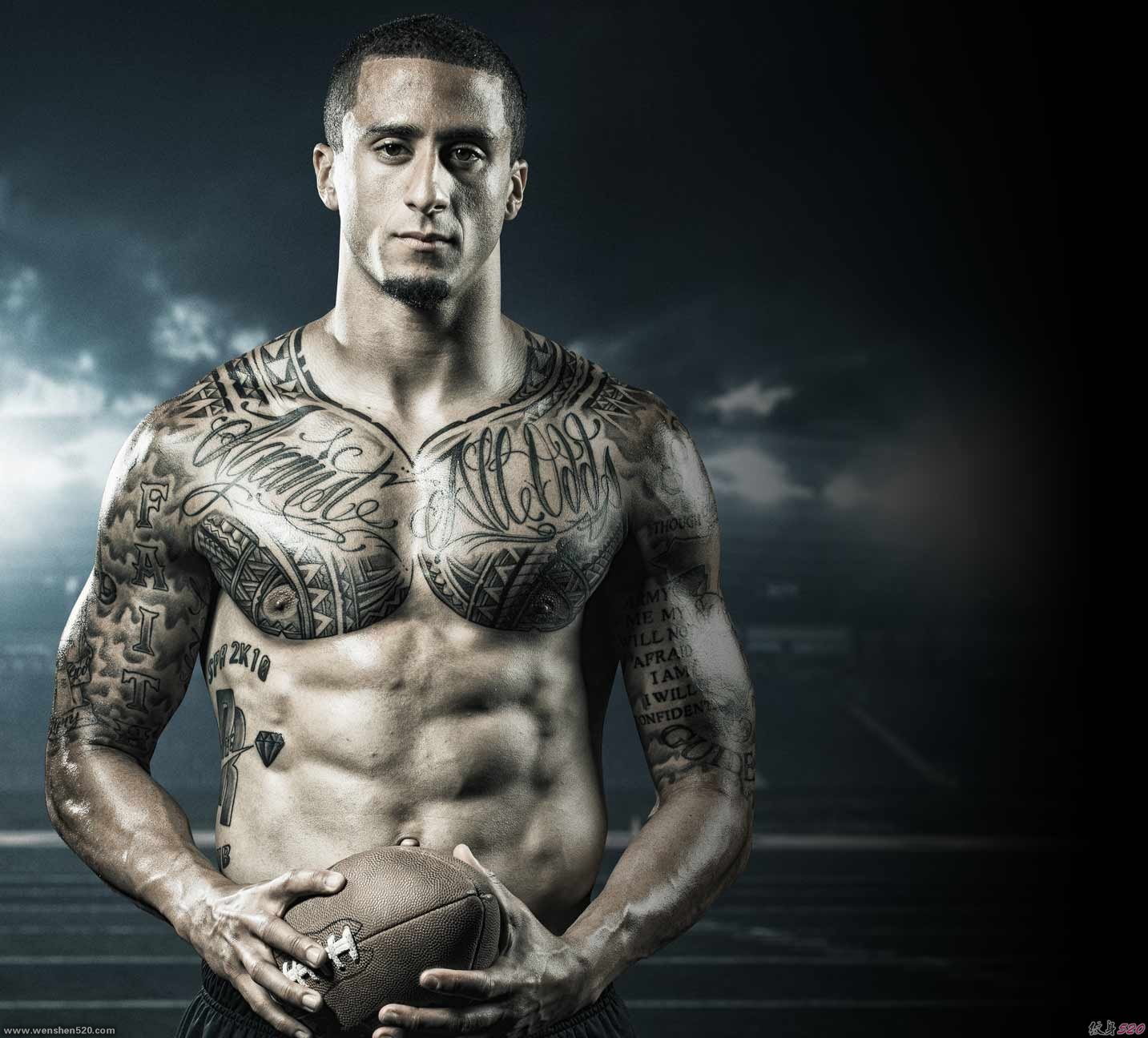 美国旧金山橄榄球队"49人"队员Kaepernick帅气的大面积纹身图案