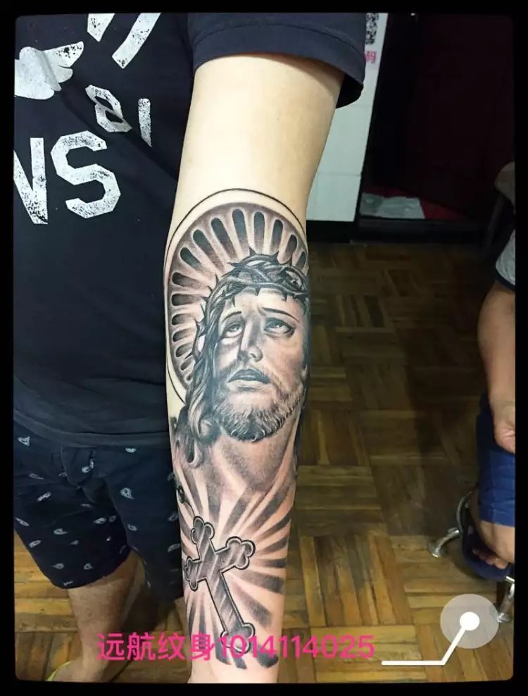 手臂耶稣纹身|好看的耶稣纹身图片|阳山纹身店|远航纹身|