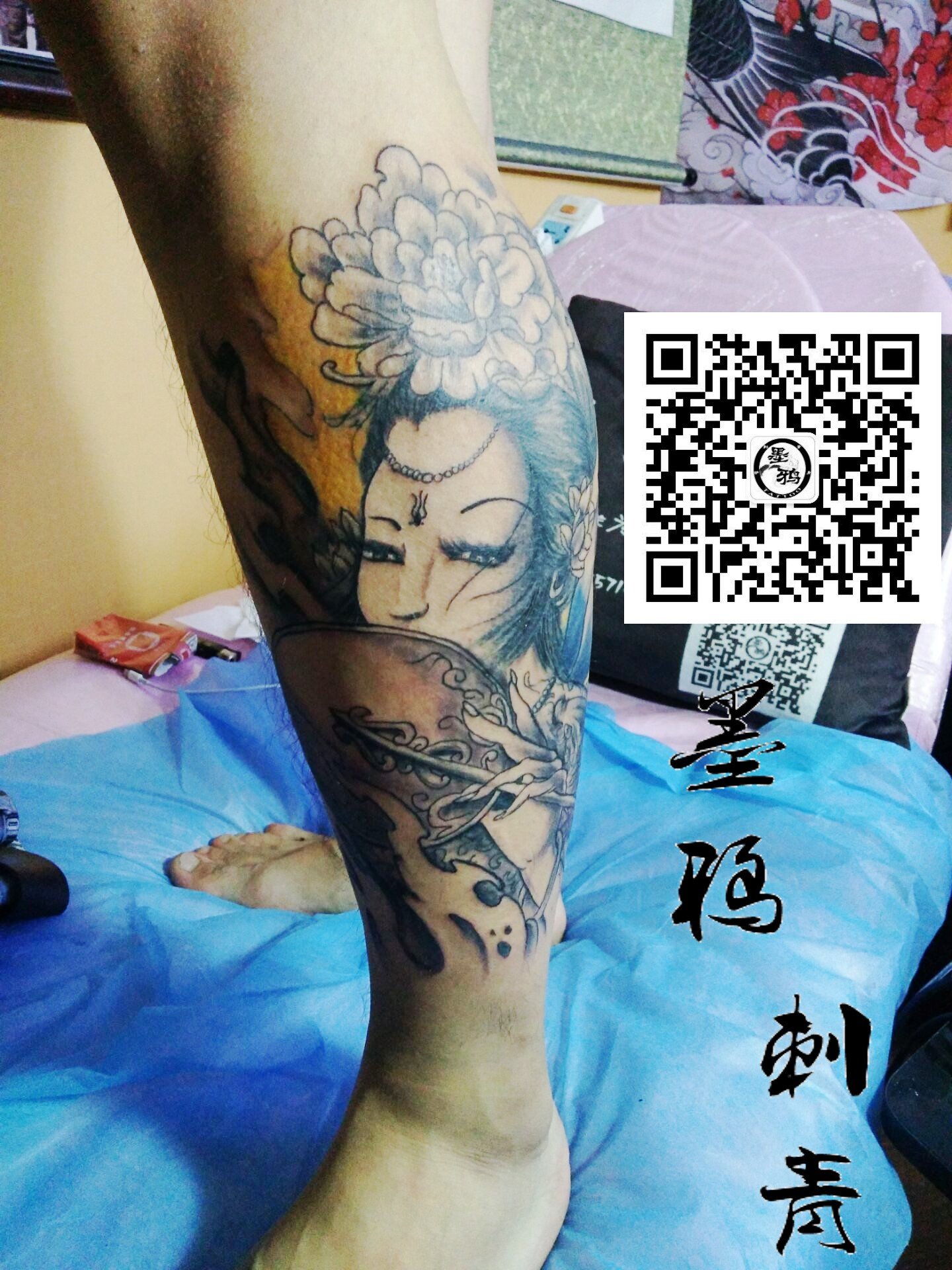 小腿艺妓纹身图案  墨鸦刺青