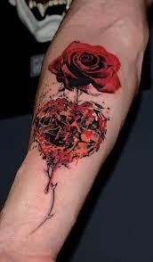 手臂个性的玫瑰纹身