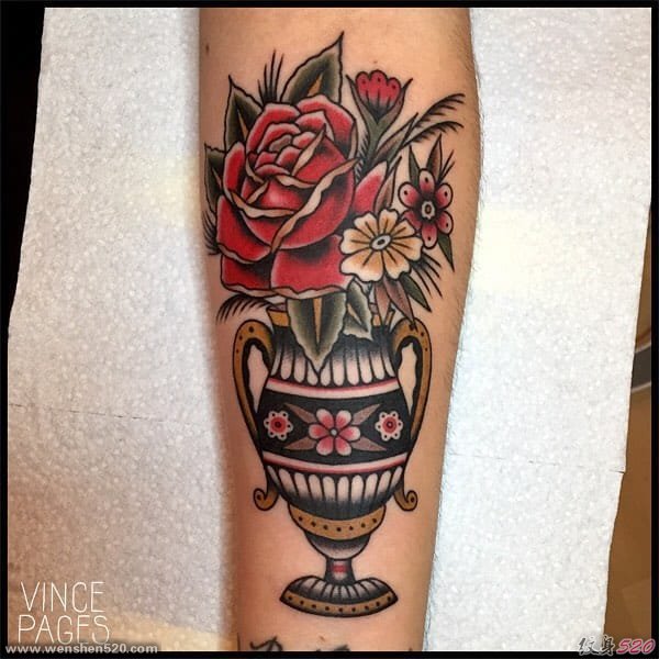 大胆的经典的传统风格纹身图案来自文斯