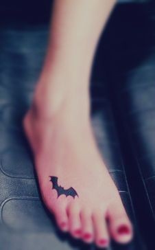 脚部个性的蝙蝠纹身