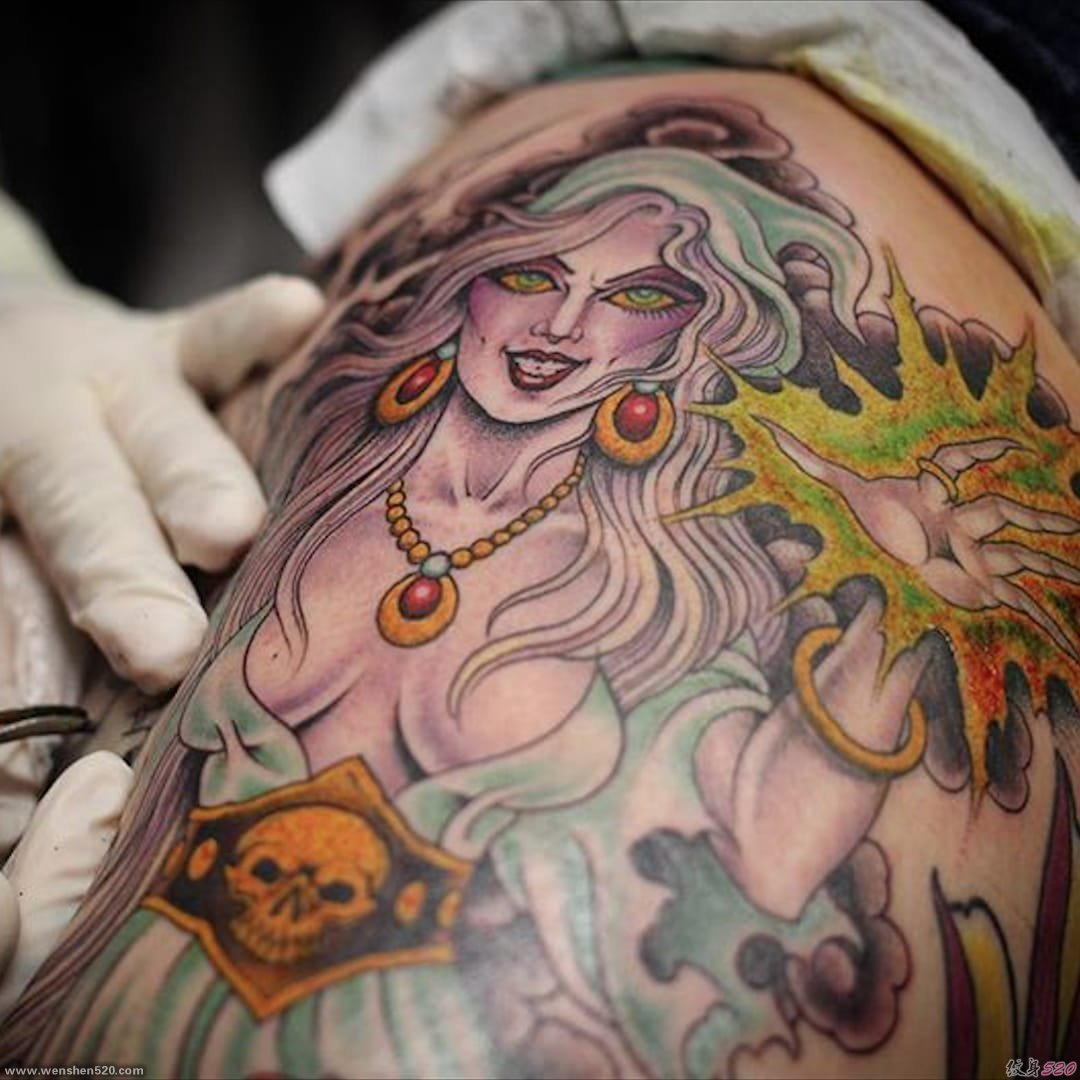 优秀的传统彩色纹身图案作品来自瓦莱丽