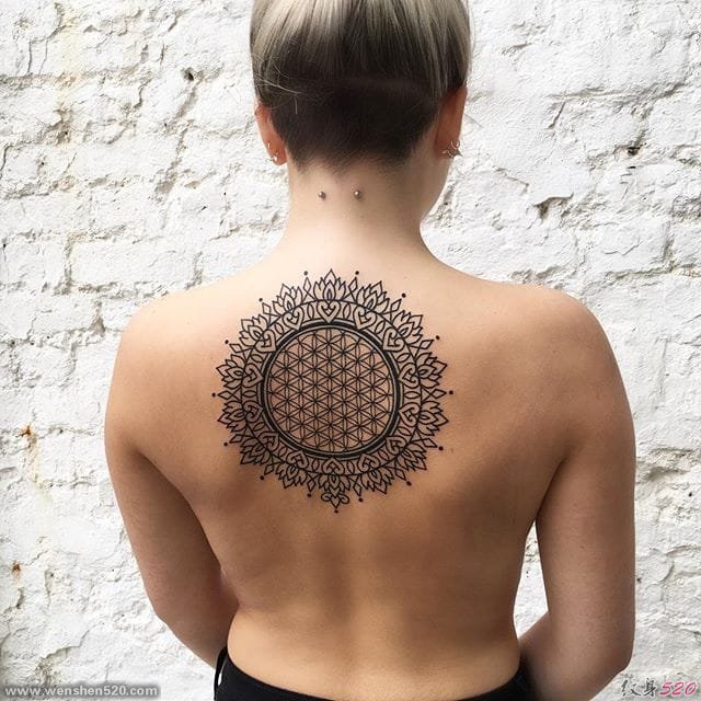 漂亮的黑色点刺几何图形装饰花纹身图案来自马特