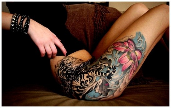 女性腿部时尚漂亮的纹身