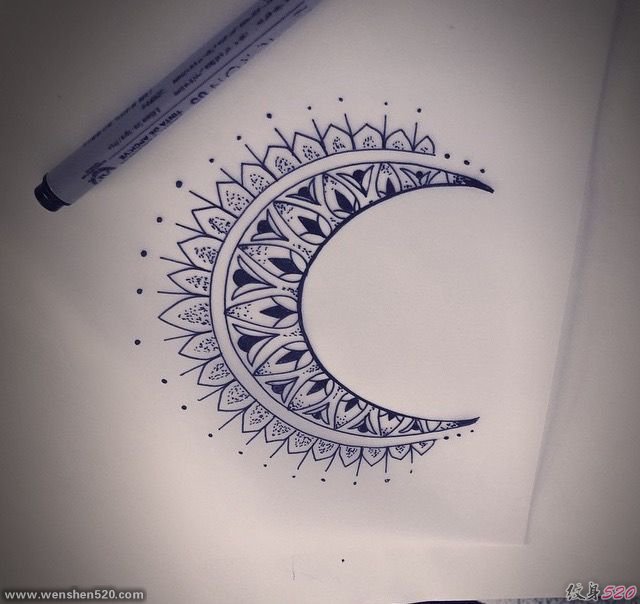 迷人的月亮主题纹身图案