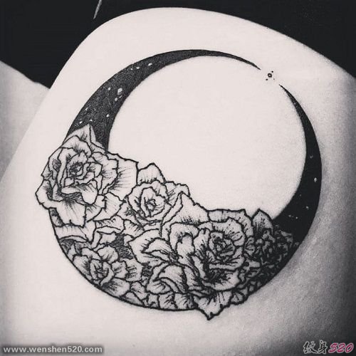 迷人的月亮主题纹身图案