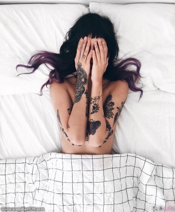 美丽大胆性感的欧美纹身女性